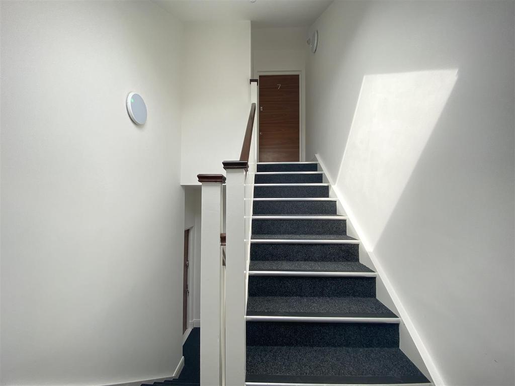 Flat 7, Tynemouth House, N15 4AT 1 bed flat £325,000