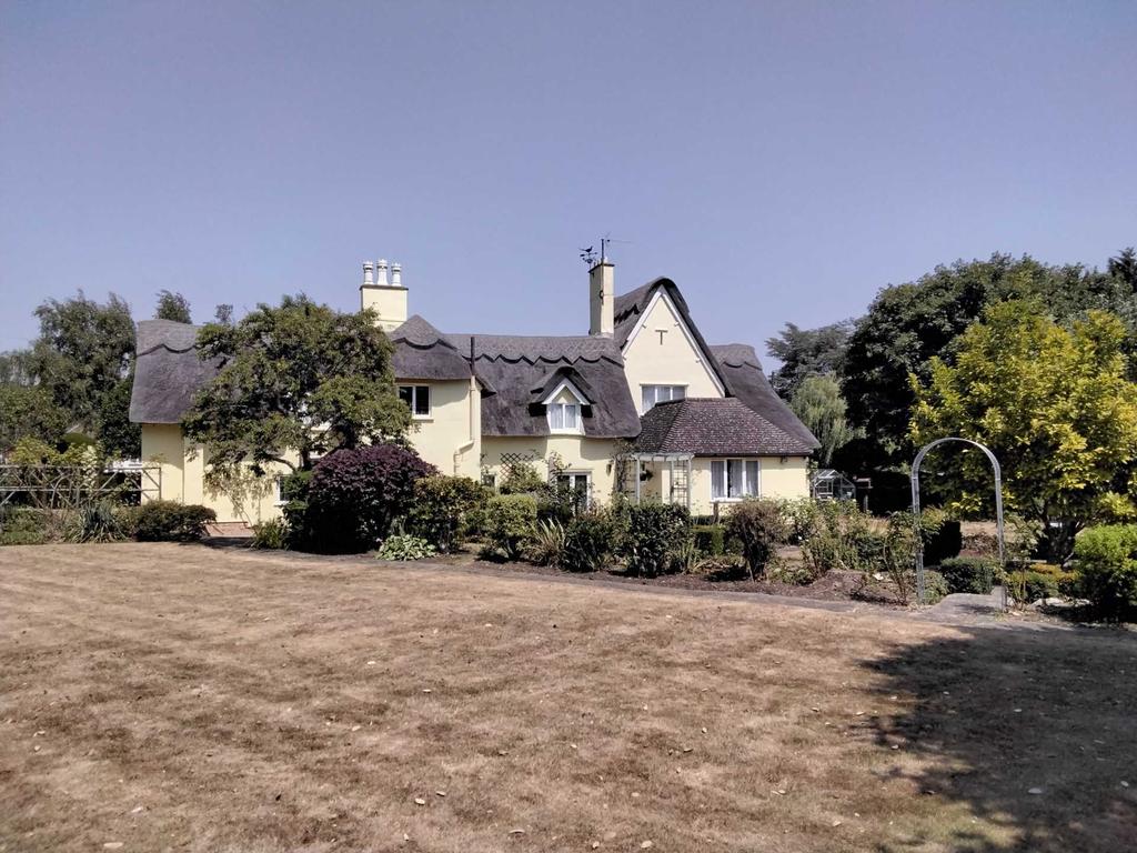 Main Road, Biddenham 4 bed detached house £1,250,000