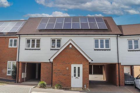 15 Clayhill Gardens, Hoo, Rochester, ME3 9FA