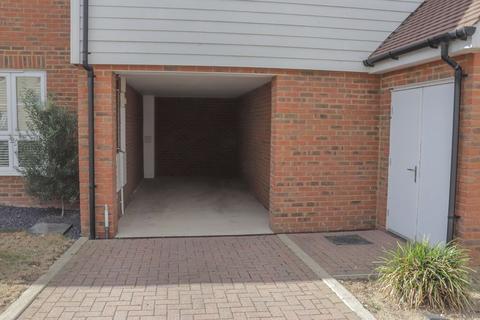 15 Clayhill Gardens, Hoo, Rochester, ME3 9FA