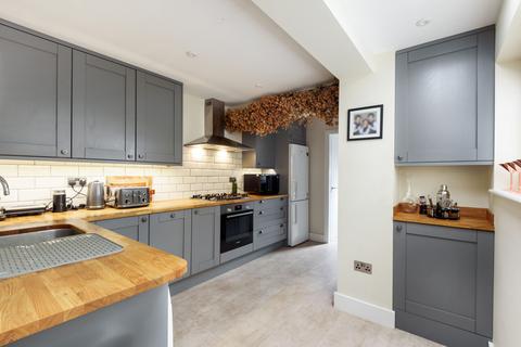21 Binfield Road, Byfleet, West Byfleet, KT14 7PN