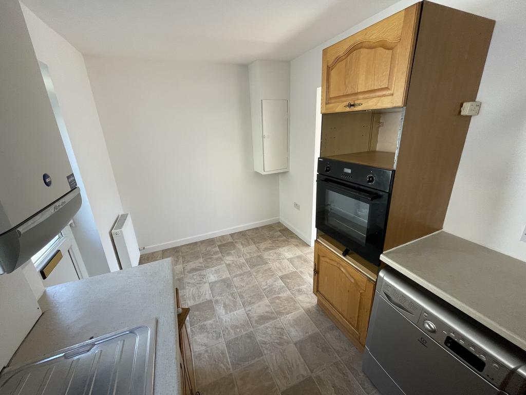 Bradley Lane, Newton Abbot 2 bed apartment £775 pcm (£179 pw)
