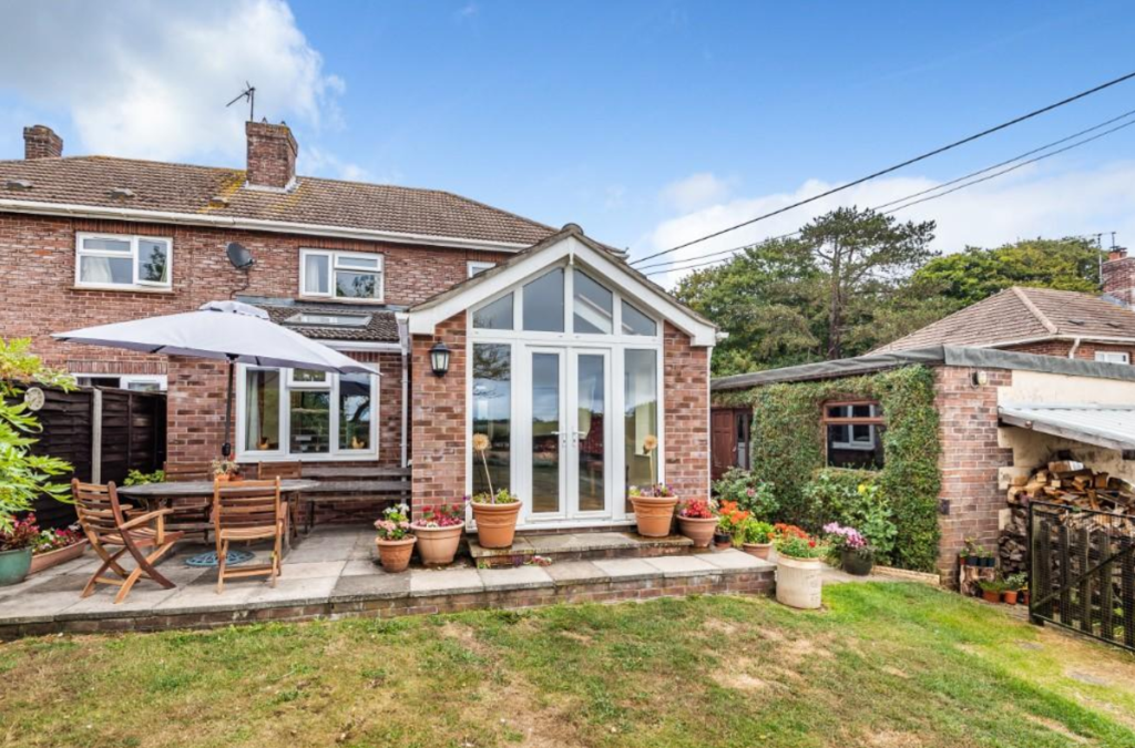 Stourton Caundle DT10 3 bed semidetached house £360,000