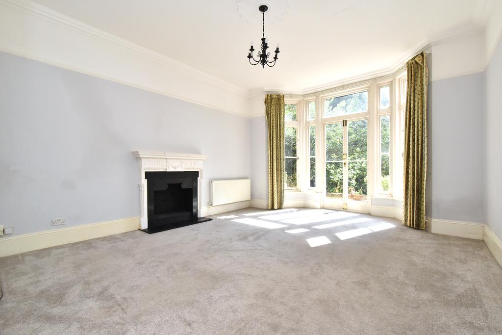 Old Hill, Chislehurst, BR7 1 bed flat £1,300 pcm (£300 pw)