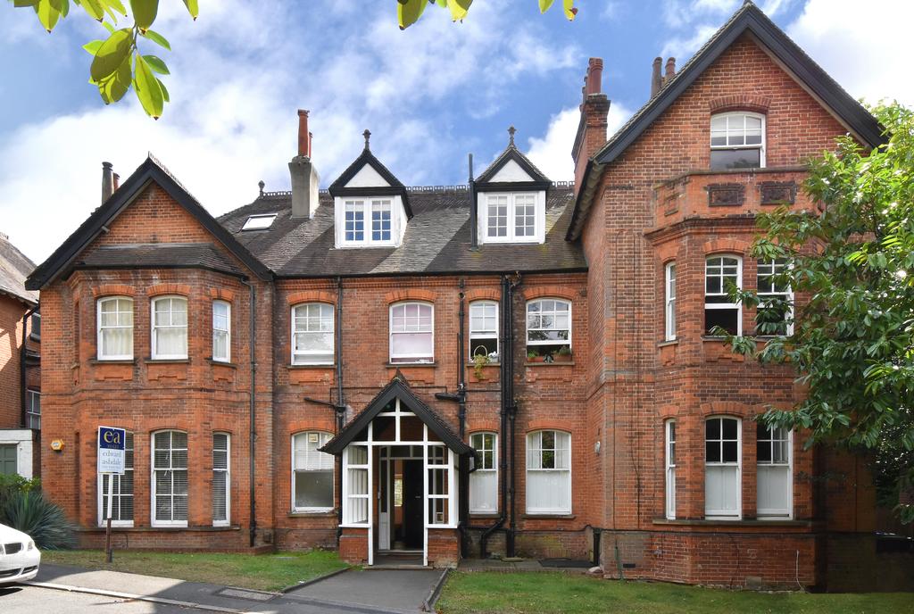 Old Hill, Chislehurst, BR7 1 bed flat £1,300 pcm (£300 pw)