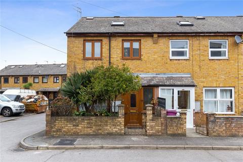 4 bedroom end of terrace house for sale, Woodseer Street, London, E1