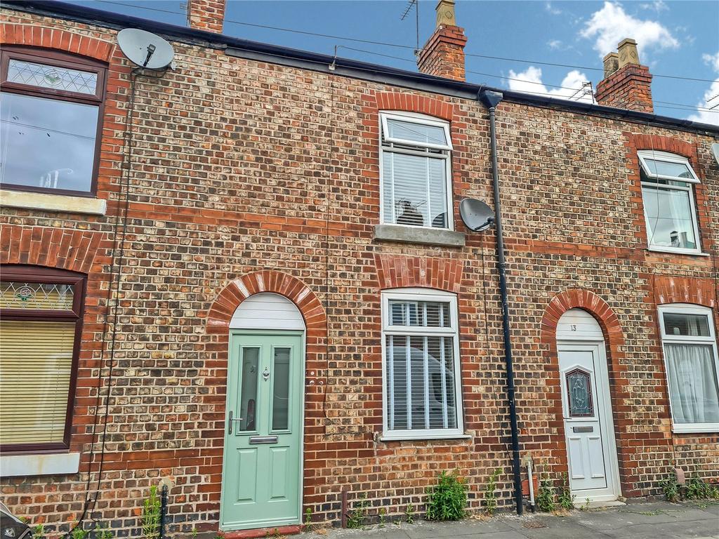 Field Road, Sale, M33 2 bed terraced house for sale £270,000