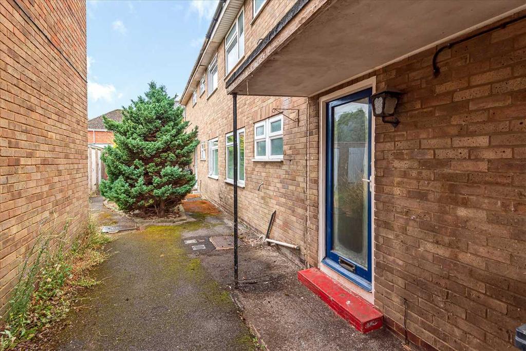 Elmay Houses, Ludgershall 2 bed apartment £150,000