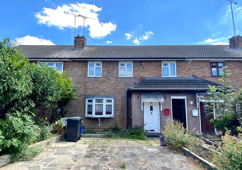 8 Lambourne Crescent, Chigwell... 3 bed terraced house £380,000