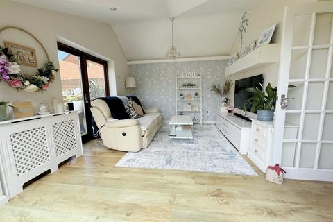 3 bedroom detached house for sale, Colehill