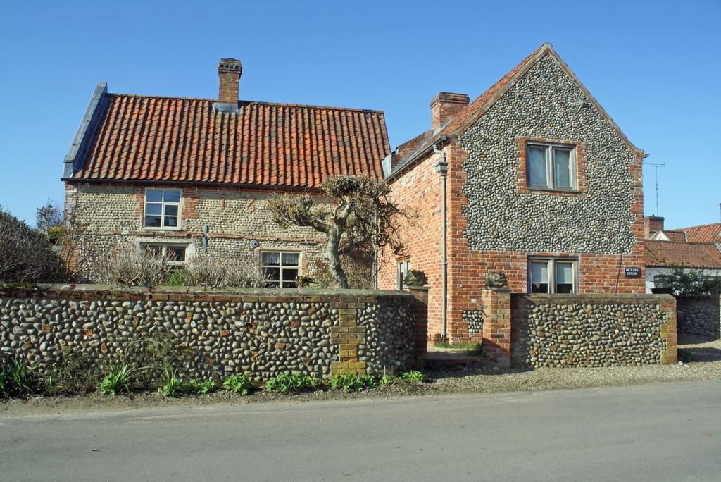 The Green, Hunworth NR24 4 bed character property £2,250 pcm (£519 pw)
