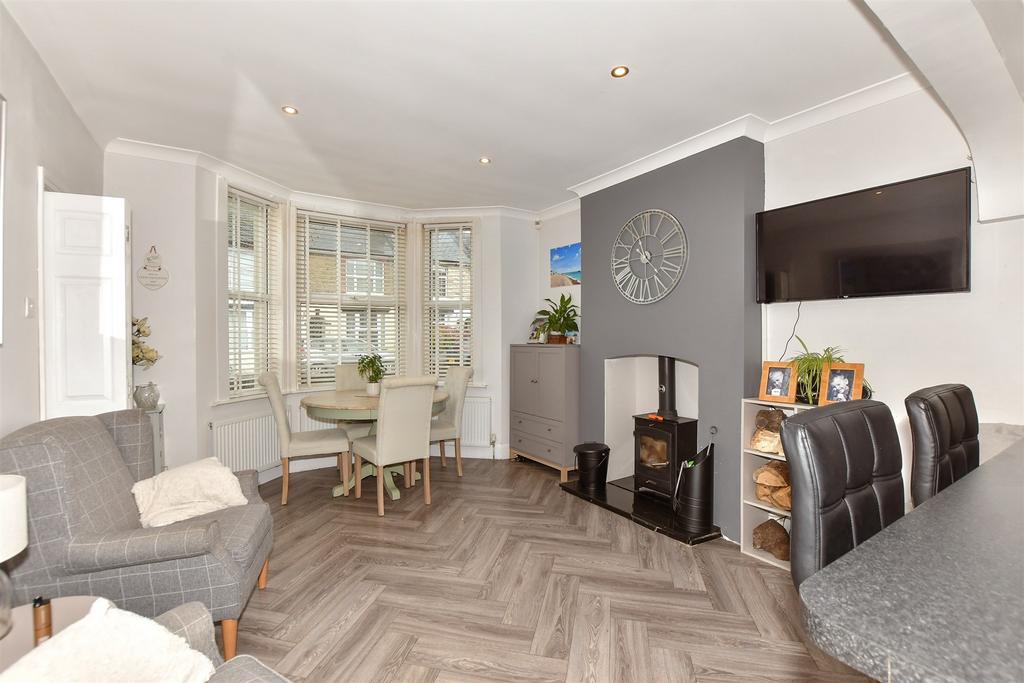 Kitchen/ Dining Area