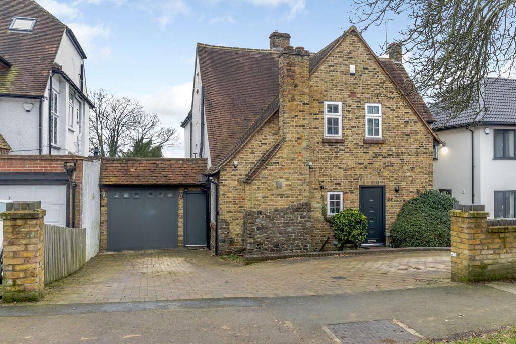 Grange Gardens, Pinner Village, HA5 4 bed detached house £1,550,000