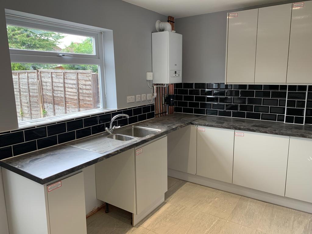 Callington Road, Whitley, Reading, RG2 7QG 2 bed terraced house £1,350 pcm (£312 pw)