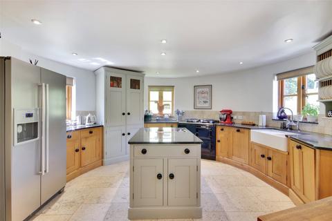 4 bedroom detached house for sale, Ticehurst Road, Hurst Green, Etchingham, East Sussex, TN19