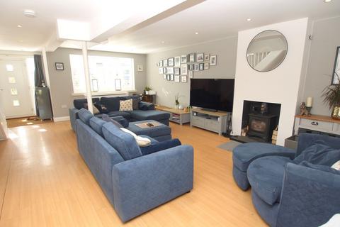4 bedroom semi-detached house for sale, Dippers Close, Sevenoaks, TN15