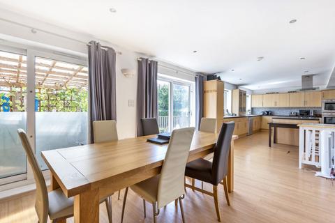 4 bedroom semi-detached house for sale, Dippers Close, Sevenoaks, TN15