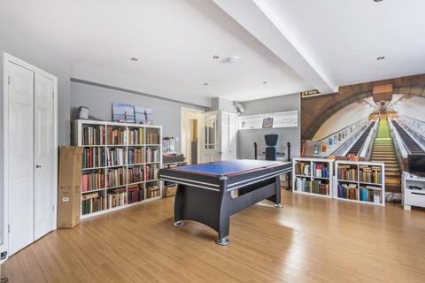 4 bedroom semi-detached house for sale, Dippers Close, Sevenoaks, TN15