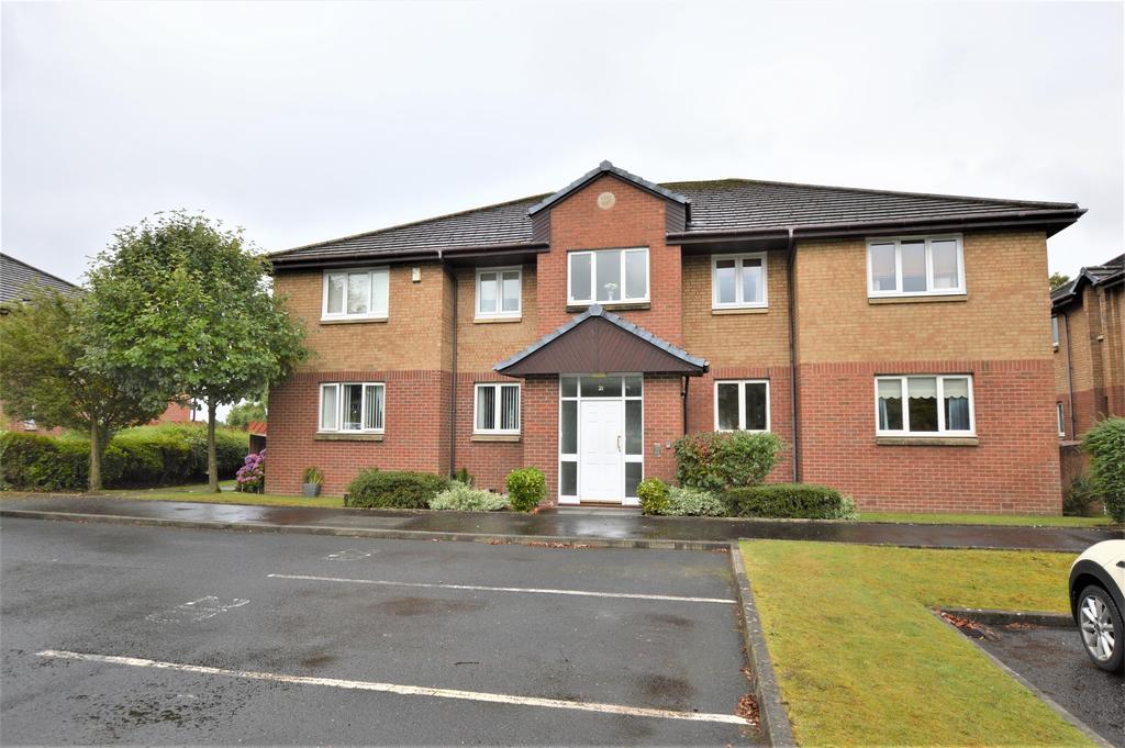 21b Academy Gardens, IRVINE, KA12 8BE 2 bed ground floor flat £99,000