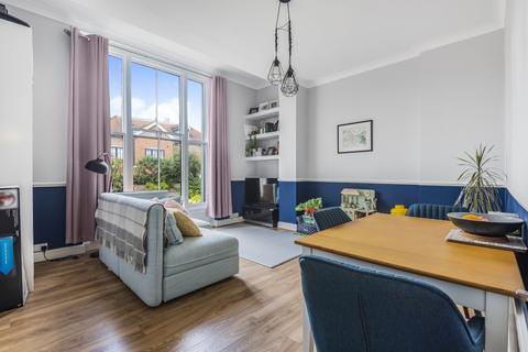 2 bedroom flat for sale - Shooters Hill Road Blackheath SE3