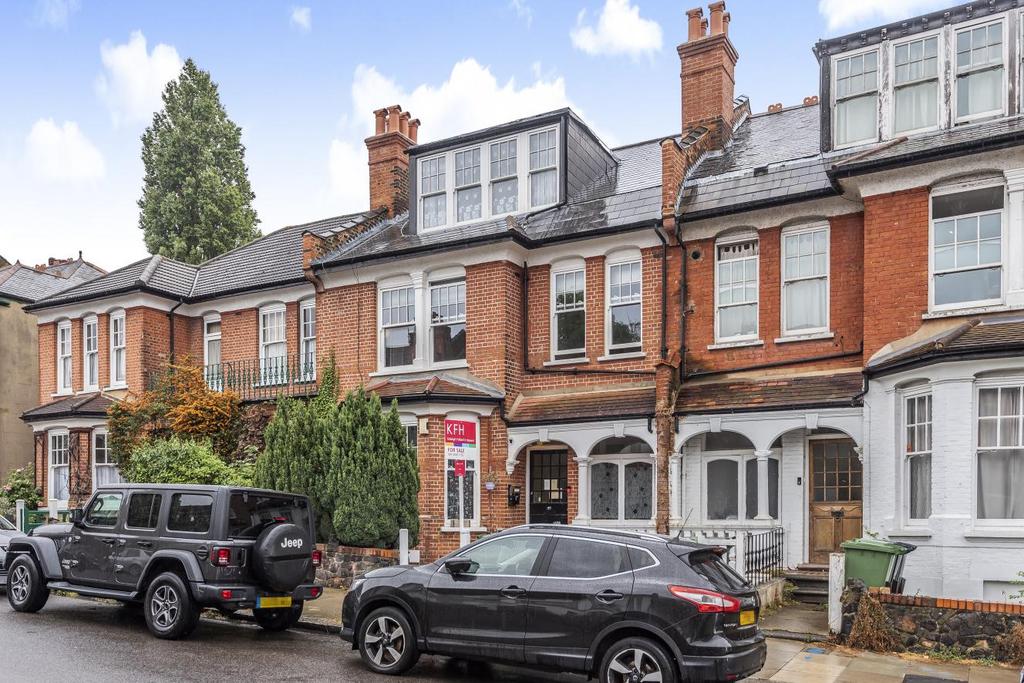 Queensthorpe Road, Sydenham 2 bed flat £500,000