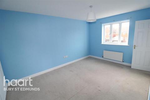 3 bedroom semi-detached house to rent - Osprey Close, Bury St Edmunds