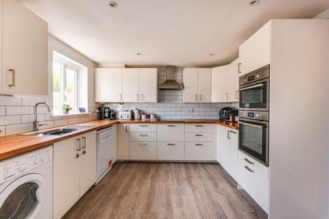 12 Athena Close, Southend-on-sea, SS2 4GL