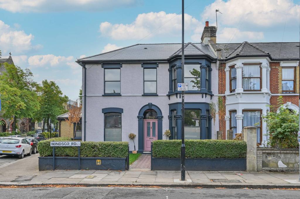 Windsor Road, Forest Gate, London, E7 5 bed end of terrace house for