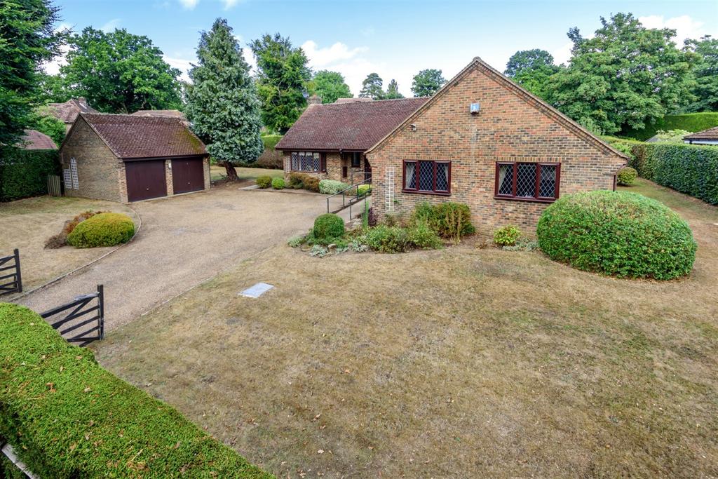 Monkmead Lane, West Chiltington, RH20 4 bed detached bungalow £875,000