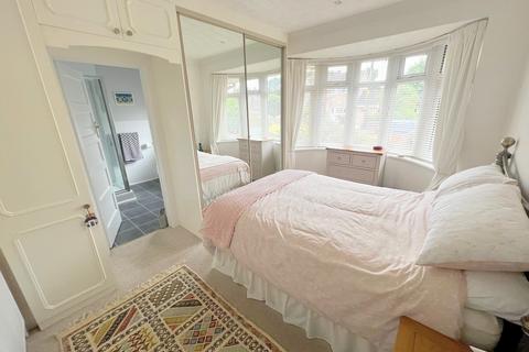 3 bedroom detached bungalow for sale, High Ridge Crescent, New Milton, Hampshire. BH25 5BU