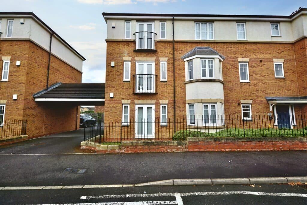 2 Bedroom Apartment to Rent on Rosebury Drive, Longbenton, Newcastle 2