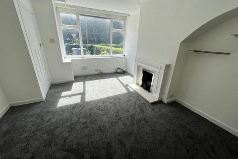 3 bedroom terraced house to rent, Broadway, Urmston M41