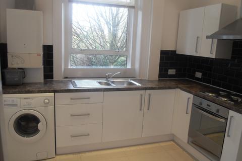 2 bedroom flat to rent, Widmore Road Bromley BR1