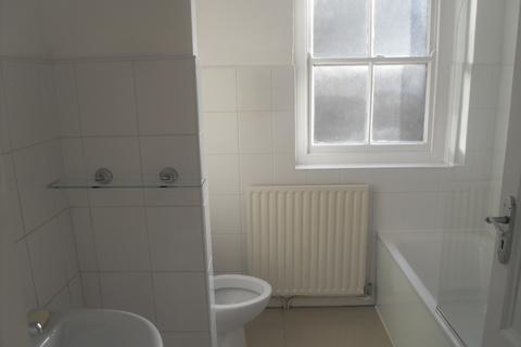 2 bedroom flat to rent, Widmore Road Bromley BR1