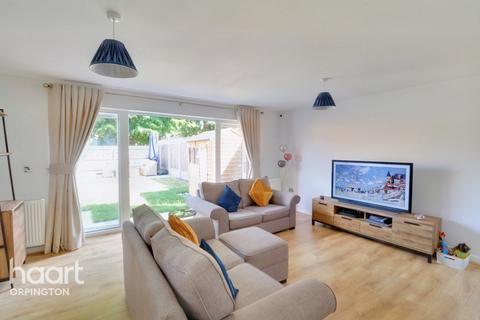 5 Blundell Close, St Mary Cray, Orpington, BR5 4FA