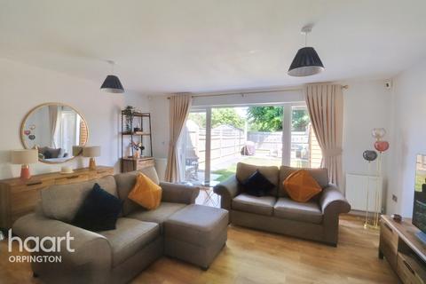 5 Blundell Close, St Mary Cray, Orpington, BR5 4FA