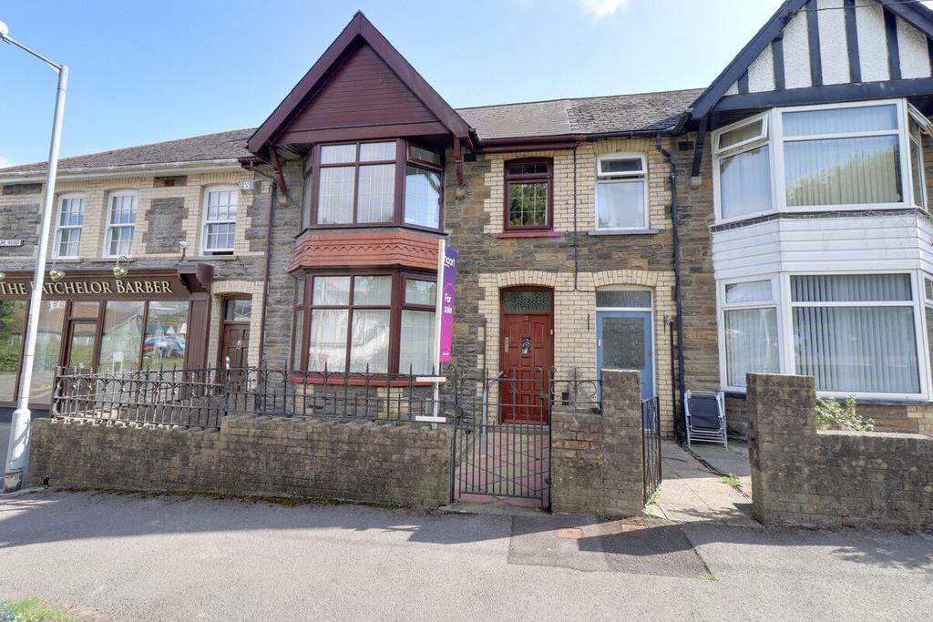 Blaendare Road, Pontypool 4 bed terraced house £210,000