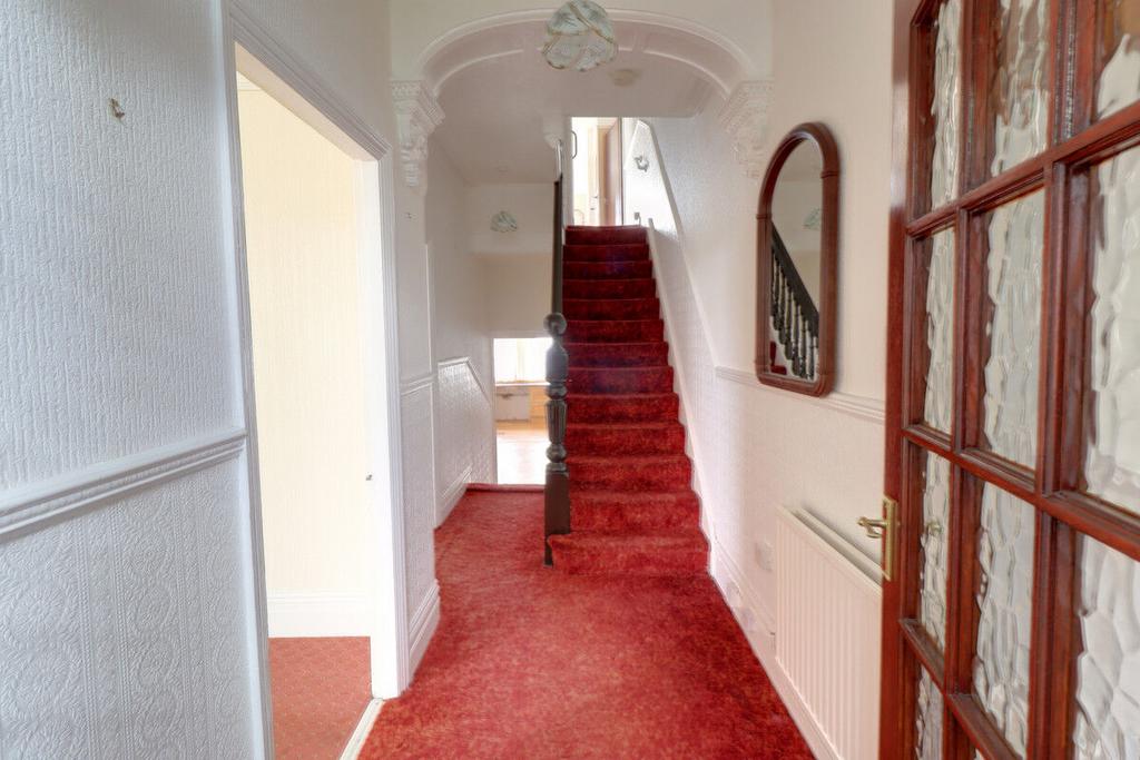 Blaendare Road, Pontypool 4 bed terraced house £210,000