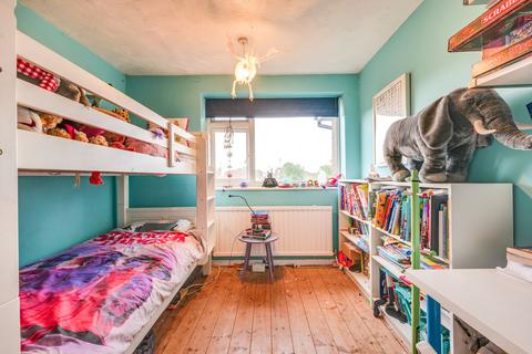 12 Barnard Road, Leigh-on-sea, SS9 3PH