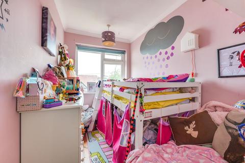12 Barnard Road, Leigh-on-sea, SS9 3PH