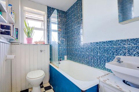 12 Barnard Road, Leigh-on-sea, SS9 3PH