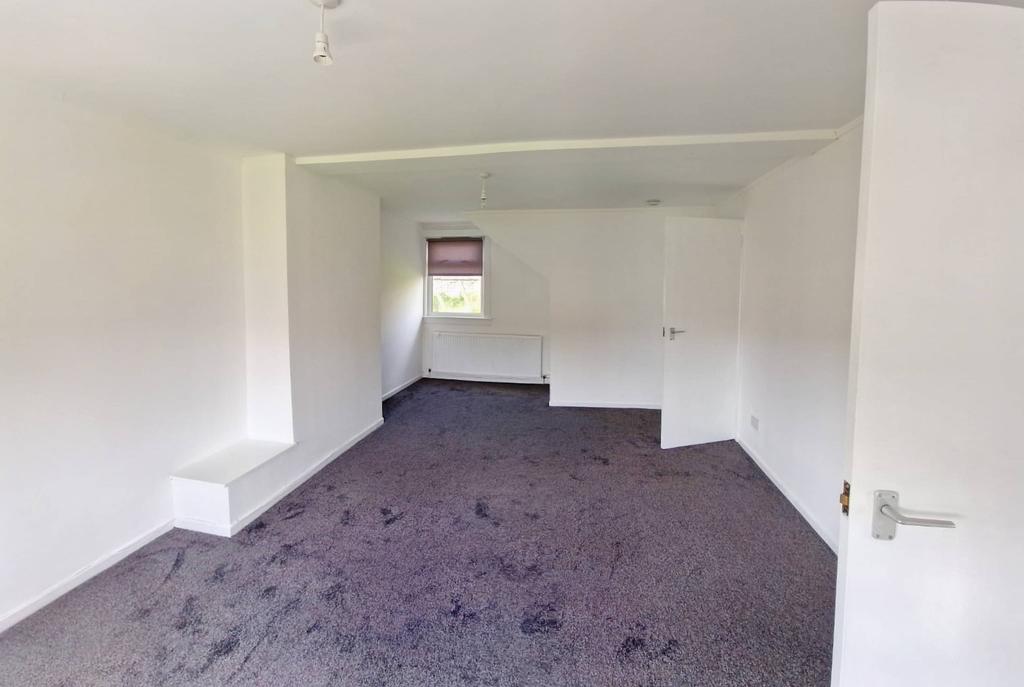 Hareshaw Crescent, Muirkirk KA18 3 bed semidetached house £500 pcm