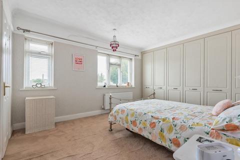 56 Kechill Gardens, Bromley, BR2 7NG