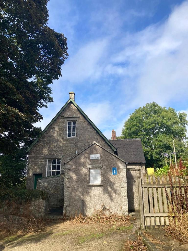 Vicarage Terrace, Constantine, TR11 4 bed detached house for sale £