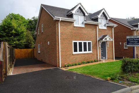 4 bedroom detached house to rent - Mead Hedges, Andover SP10
