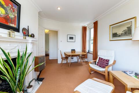17 Chapter Chambers, London, SW1P 4NR