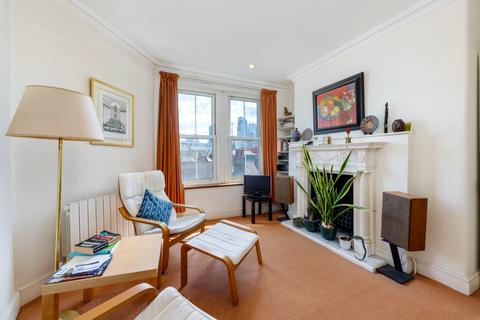17 Chapter Chambers, London, SW1P 4NR