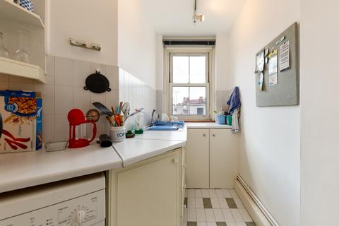 17 Chapter Chambers, London, SW1P 4NR