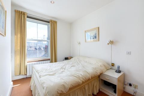 17 Chapter Chambers, London, SW1P 4NR