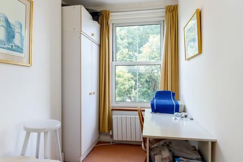 17 Chapter Chambers, London, SW1P 4NR